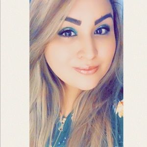 Meet your Posher, Yolanda